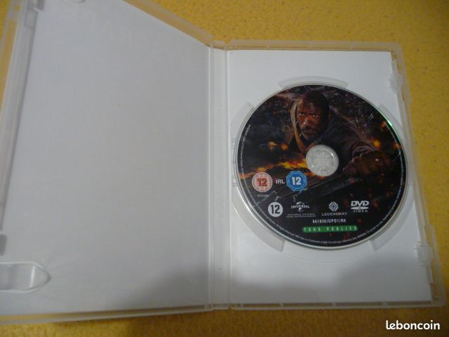Skyscraper DVD (image 3)