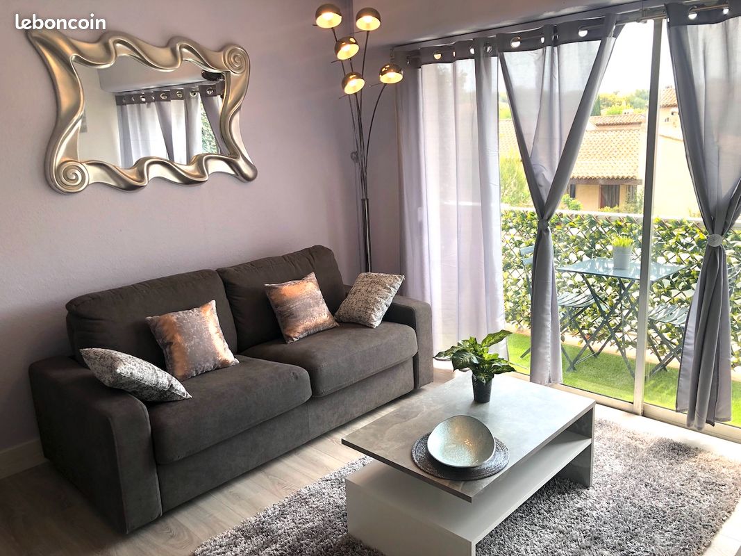 Appartement 1 pièce 23 m² · à Saint-Mandrier-sur-Mer · 22,5 m² · 570 €/mois