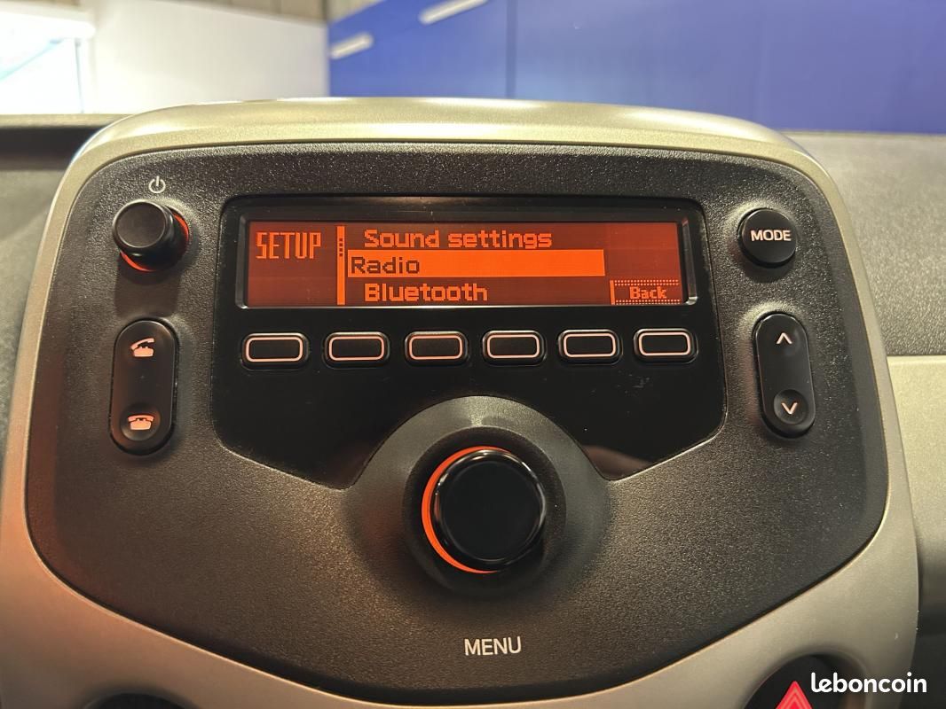 Peugeot 108 1.0 VTi 69 Active Top (image 17)