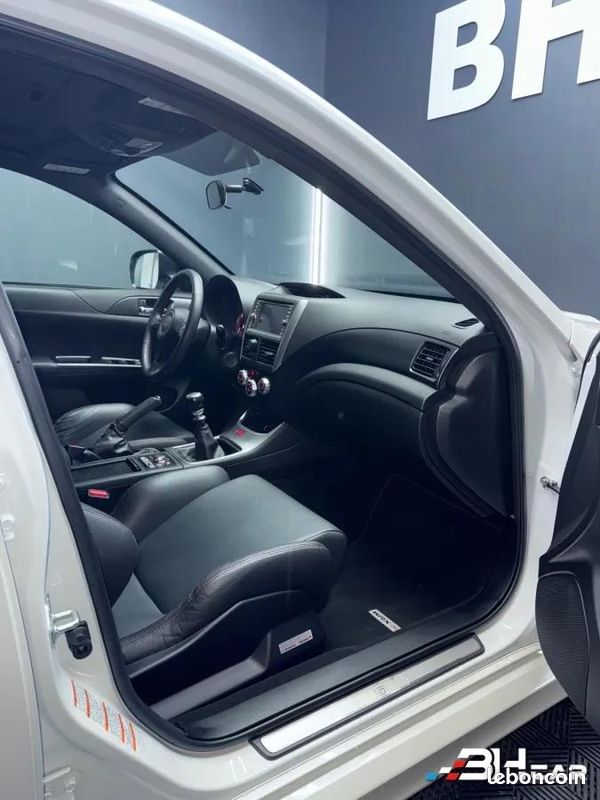 Subaru Impreza 2.5 300 WRX STI AWD (image 22)