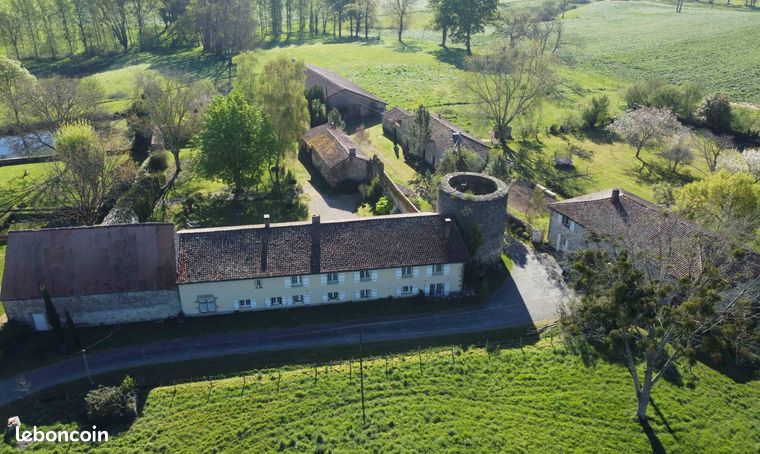 Château 12 pièces 288 m²