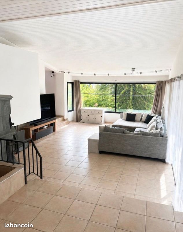 Maison 8 pièces 250 m² · à Saint-Claude · 250 m² · 549 900 €