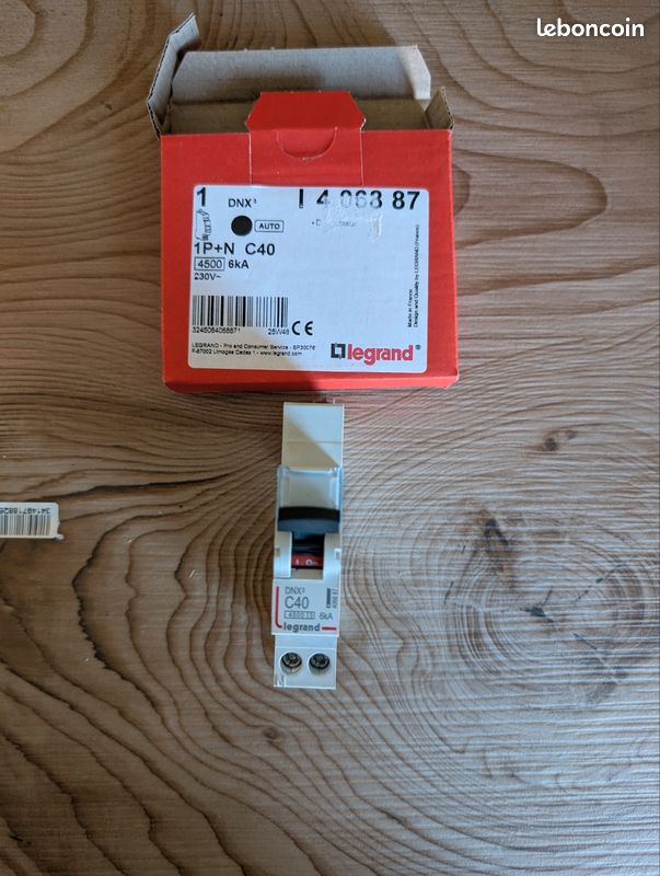 Disjoncteur 1P+N 40A Legrand Dnx³ 4500 6kA courbe C Auto/Vis 230 (image 1)
