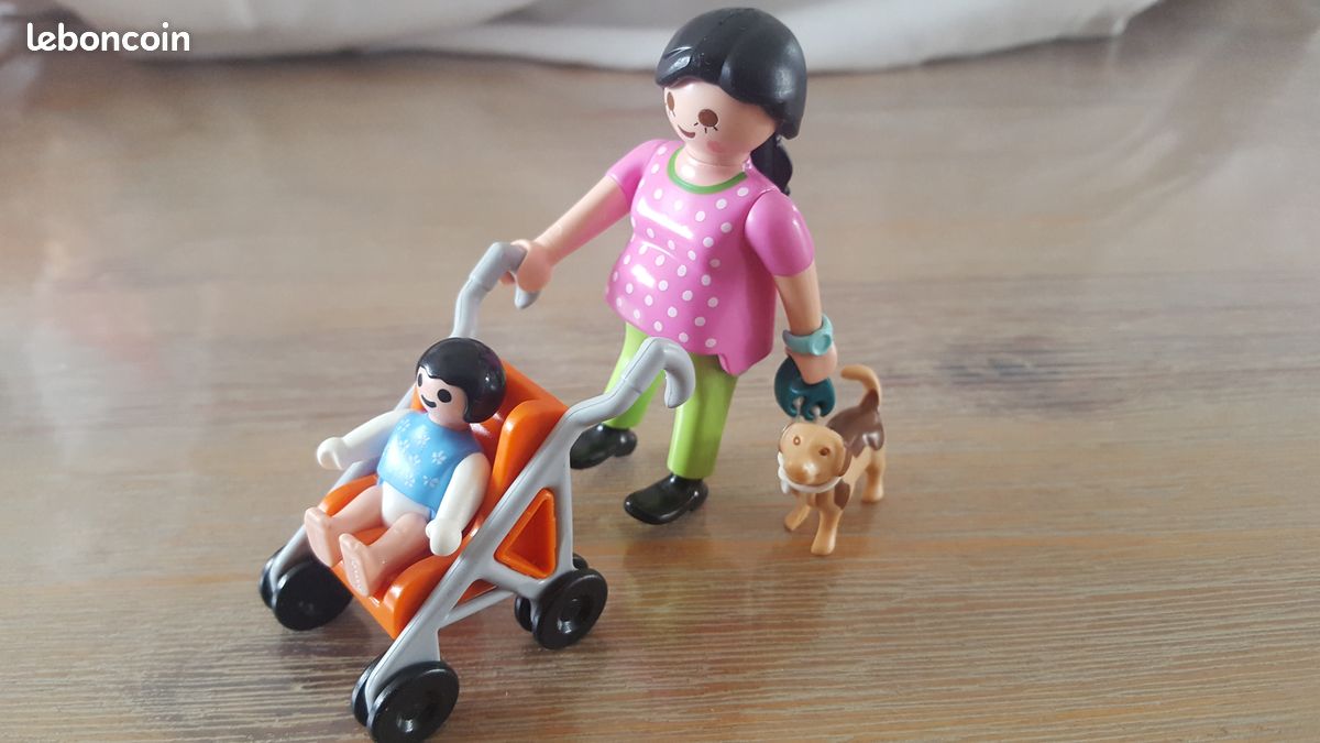 Espace crèche avec bébés + mamans et poussettes (image 3)