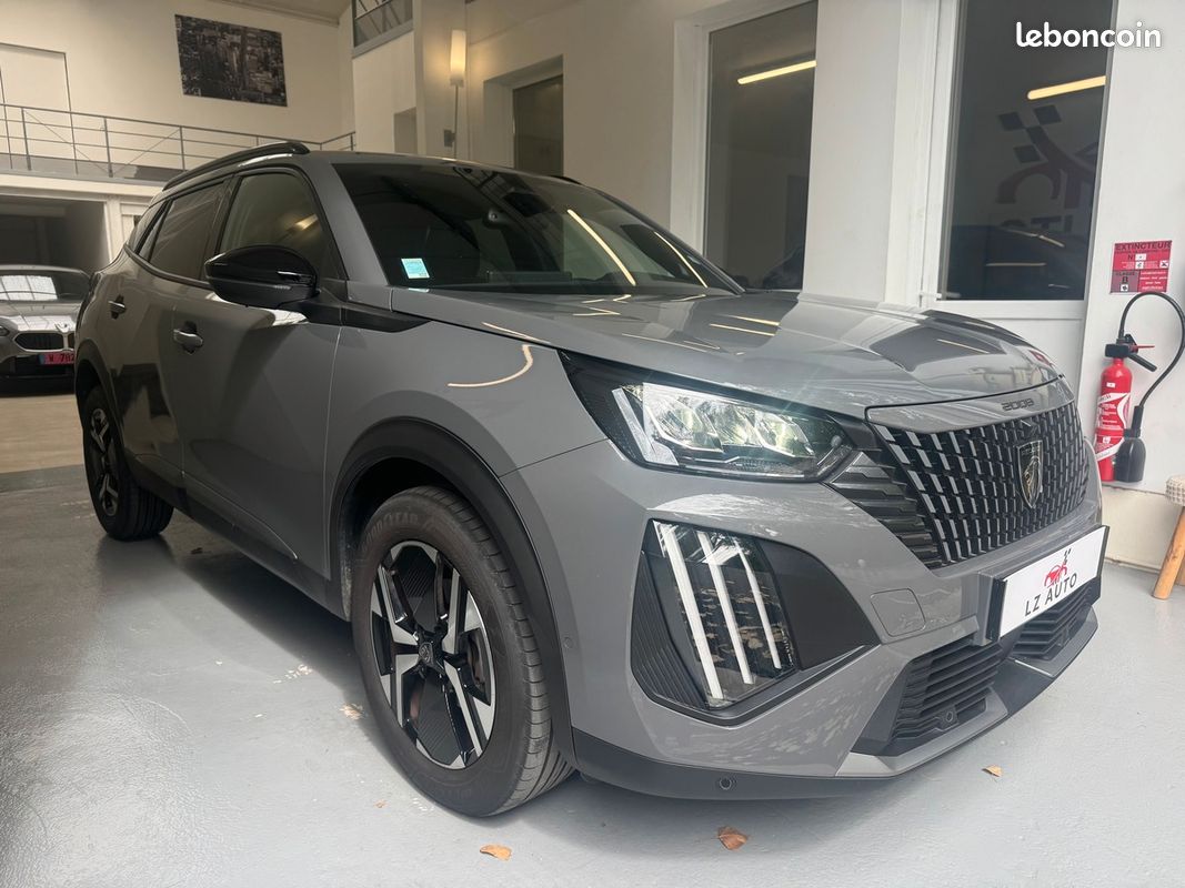 Peugeot 2008 Nouveau 100ch BVM6 Allure *PRIX HORS TAXE Affiché* EXPORT 2025 22461KM (image 3)