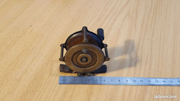 Moulinet de pêche vintage Hendryx 3 1/2'' de diamètre en laiton