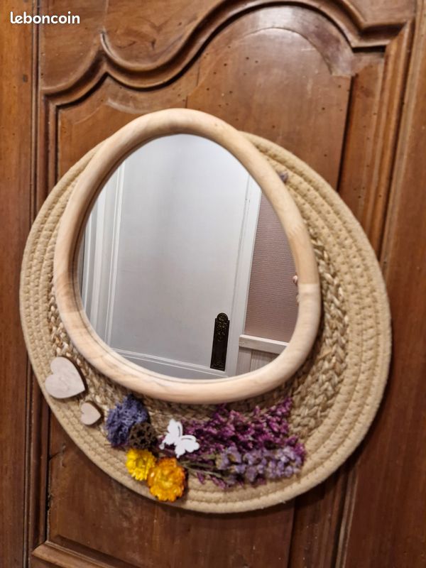 Miroir boheme orne de fleurs sechees (image 1)