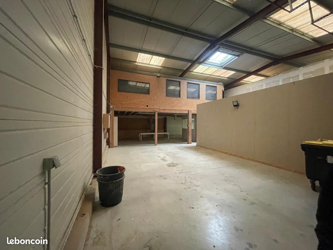 Local industriel 197 m² (image 2)