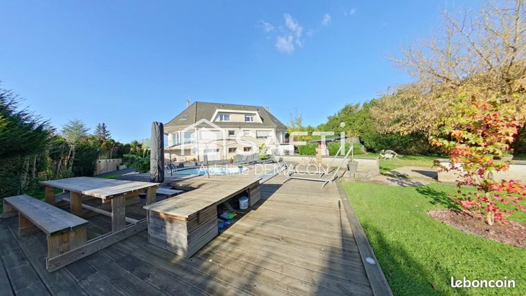 Maison 11 pièces 279 m²