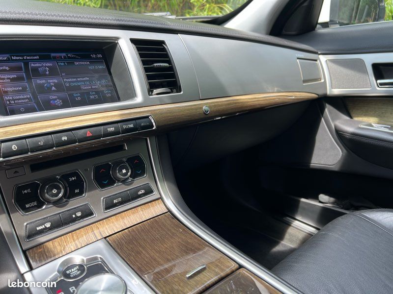 Jaguar XF 2.2 D Sportbreak Luxe Premium (image 5)