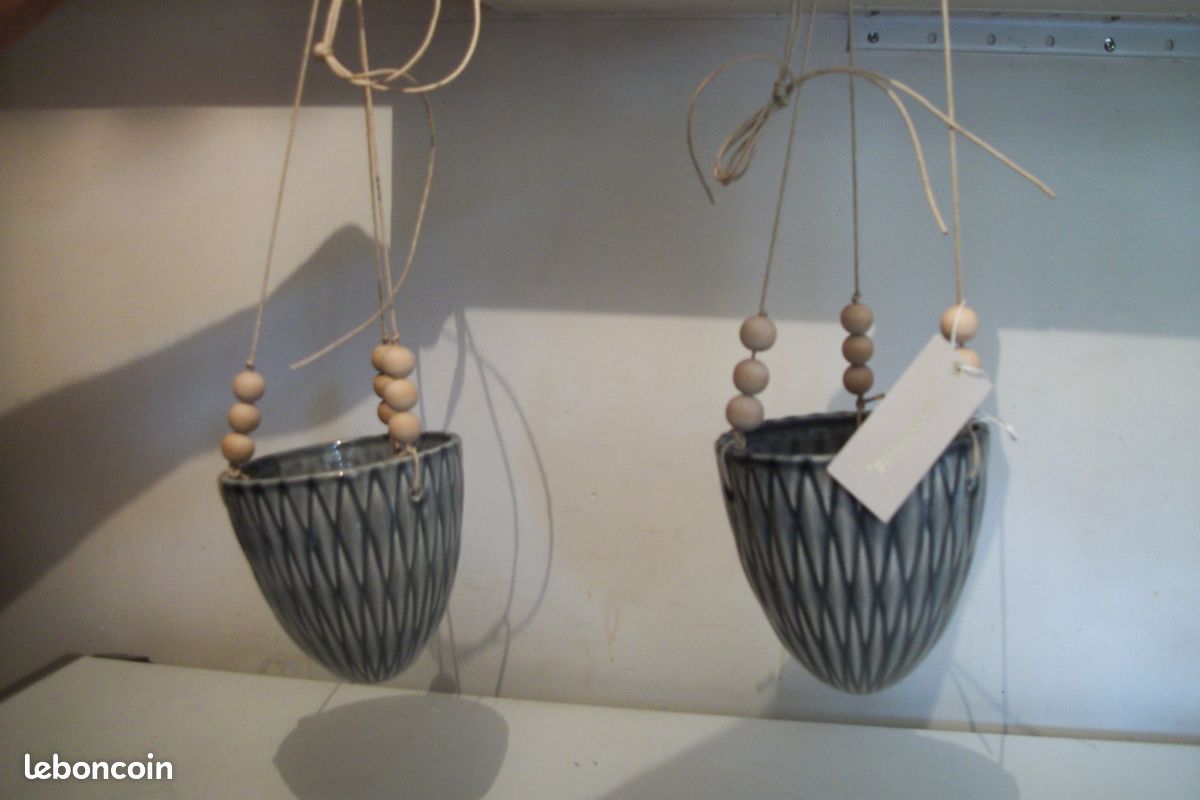 2 cache pots ou vases à suspendre Bloomingville (image 1)