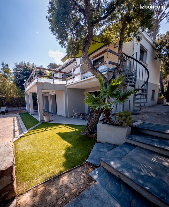 Villa Saint Aygulf (Frejus) Var, 280 m de la mer (image 1)