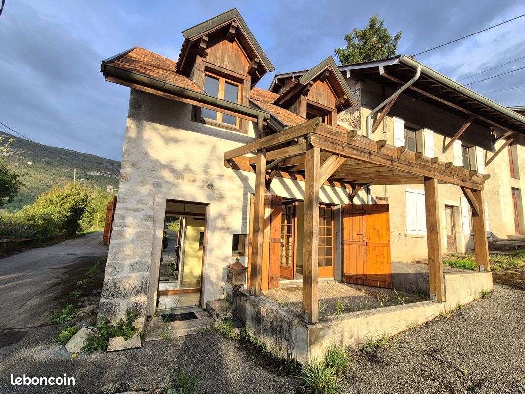 Maison 4 pièces 102 m² · à Clarafond-Arcine · 102 m² · 250 000 €