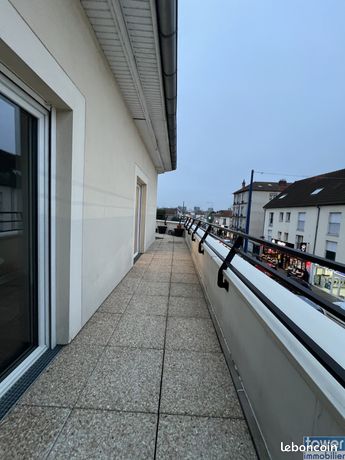 https://img.leboncoin.fr/api/v1/lbcpb1/images/51/94/9b/51949b0cb98f48dc368ab1a0192a1cdbcf74bddd.jpg?rule=ad-image