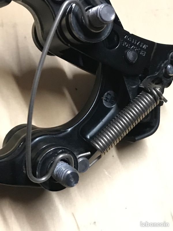 Étrier de Frein Arrière Direct Mount Shimano 105 BR-R7010-R (Fixation Sous le Boîtier de Pédalier) - Équipements vélos