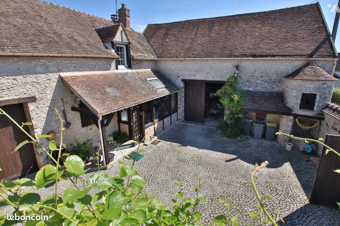 Maison 6 pièces 257 m²