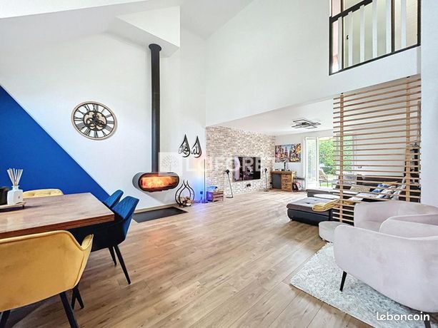Maison 8 pièces 210 m²