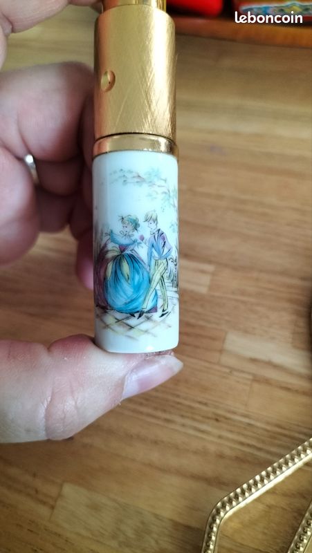 Vaporisateur de parfum avec son miroir assorti (image 3)