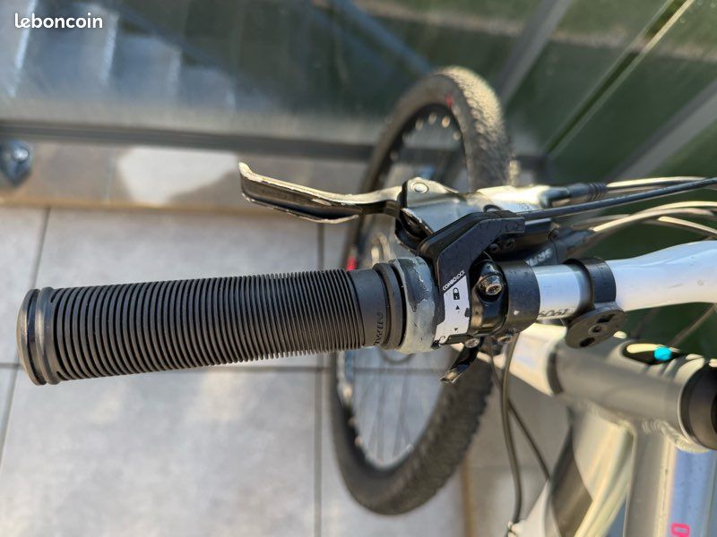 VTT btwin 560 en 27.5 taille M (image 11)