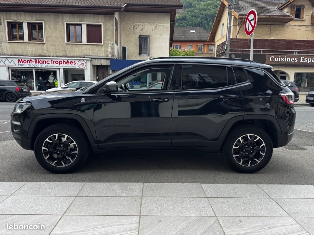 JEEP COMPASS MY20 1.3 GSE T4 240 ch PHEV AT6 4xe eAWD Trailhawk / première main / entretien jeep (image 2)