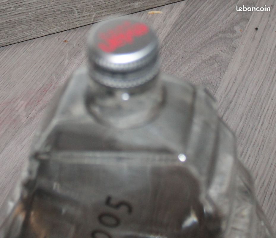 Collection Bouteilles Evian 2005 – Édition Limitée – 1 L – Jamais Ouvertes