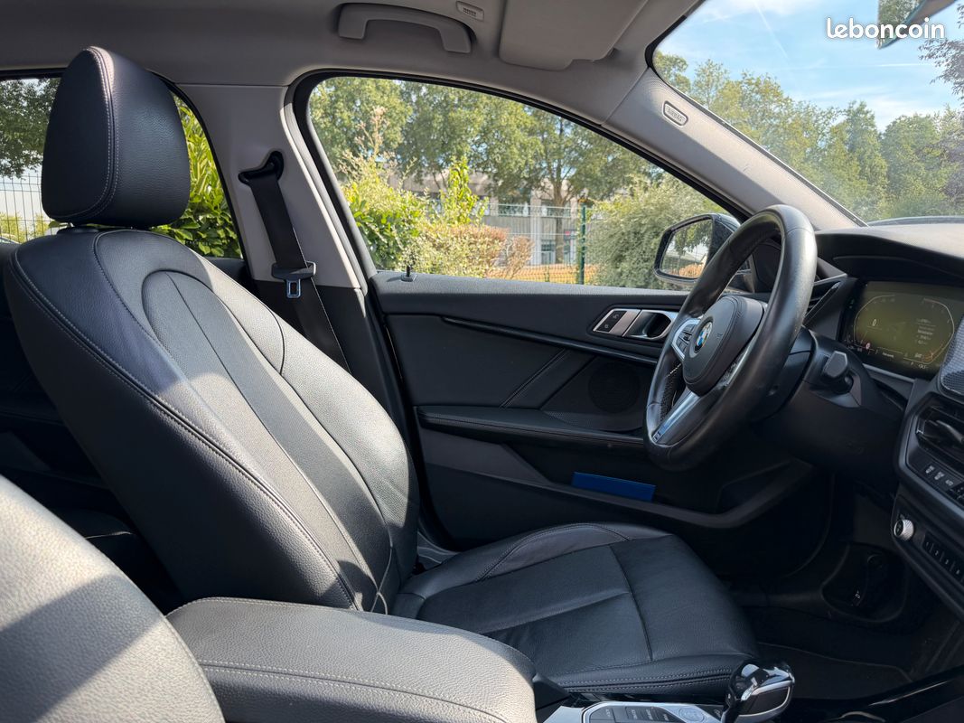 BMW Série 1 118i 1.5 i 12V DCT7 140 cv Lounge (image 15)