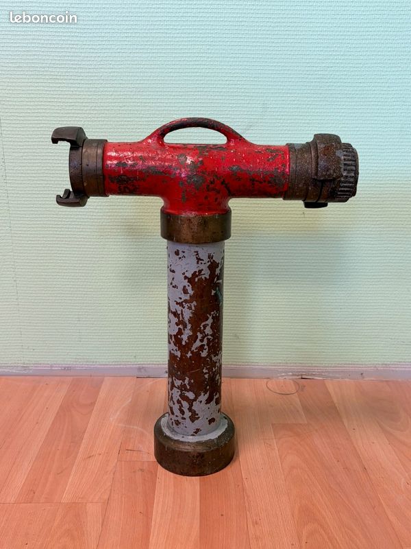 T d'alimentation a vis Pompier Vintage – Déco Loft / Industriel (image 1)