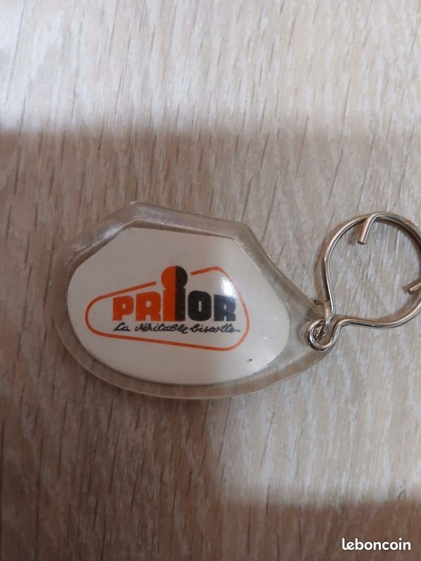 porte-clés ancien ALCOOL APERITIF DAURE PEPIN LE BREF p3