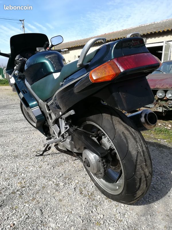 Honda 750 vfr (image 2)