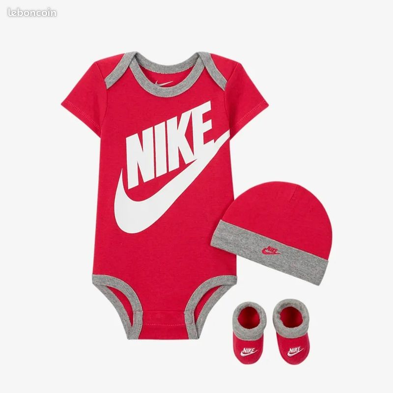 Ensemble body, bonnet, chaussettes Nike bébé fille 6-12 mois