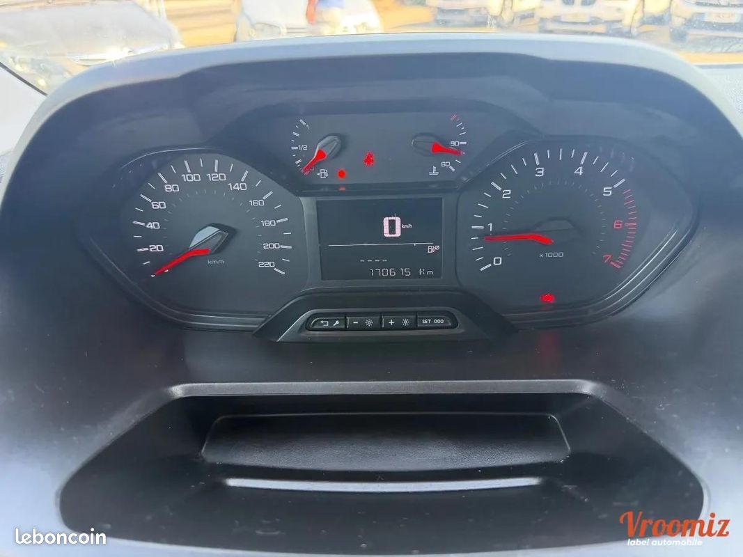 Peugeot Partner Vu FOURGON LONG 950kg Blue-HDI 100 CH Clim GPS 2022 TVA RÉCUPÉRABLE 8490 TTC (image 16)