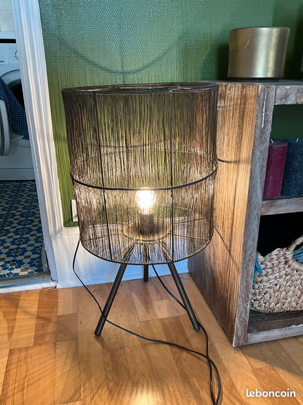 Lampe noire (image 1)