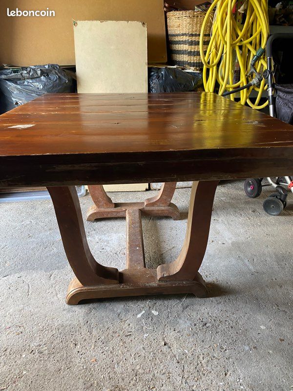 Table en bois (image 1)