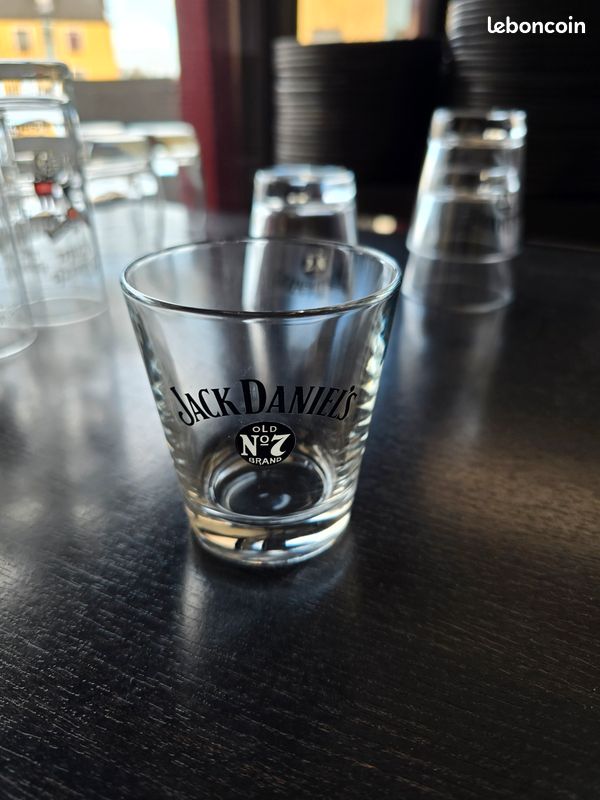 Lot de 4 verres de Jack Daniel's (image 1)