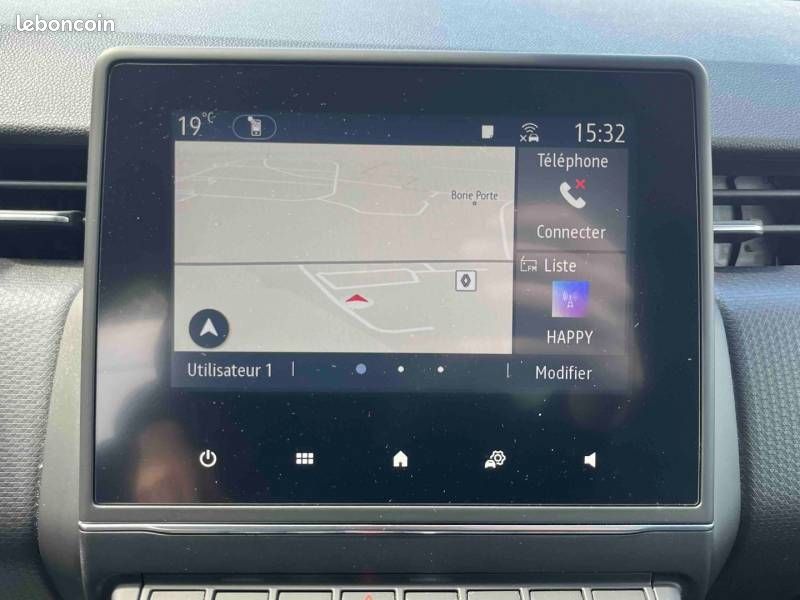 Renault Clio E-Tech 140 Business (image 17)