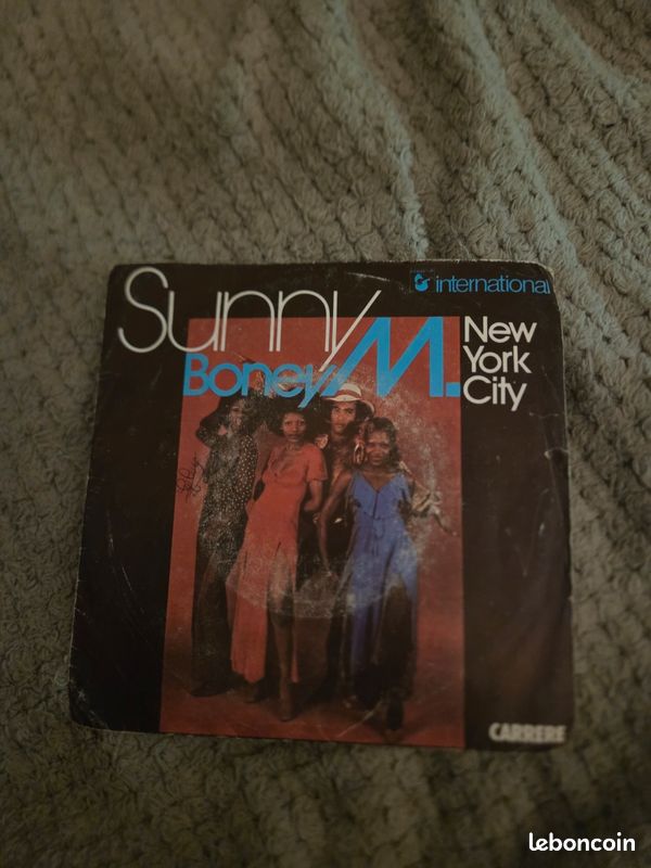 Vinyle 45 t boney M (image 1)