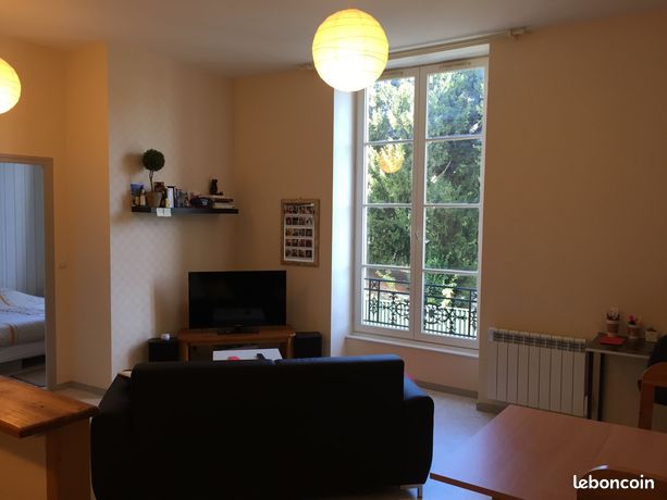 Bel appartement T2 dans petit immeuble, quartier Cathédrale