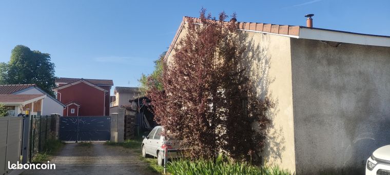 https://img.leboncoin.fr/api/v1/lbcpb1/images/51/a9/78/51a97860b595911f4e4d6d18fba9a196bad4da1b.jpg?rule=ad-image