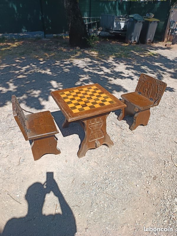 Table d'échec en noyer , Espagne 1960 (image 1)