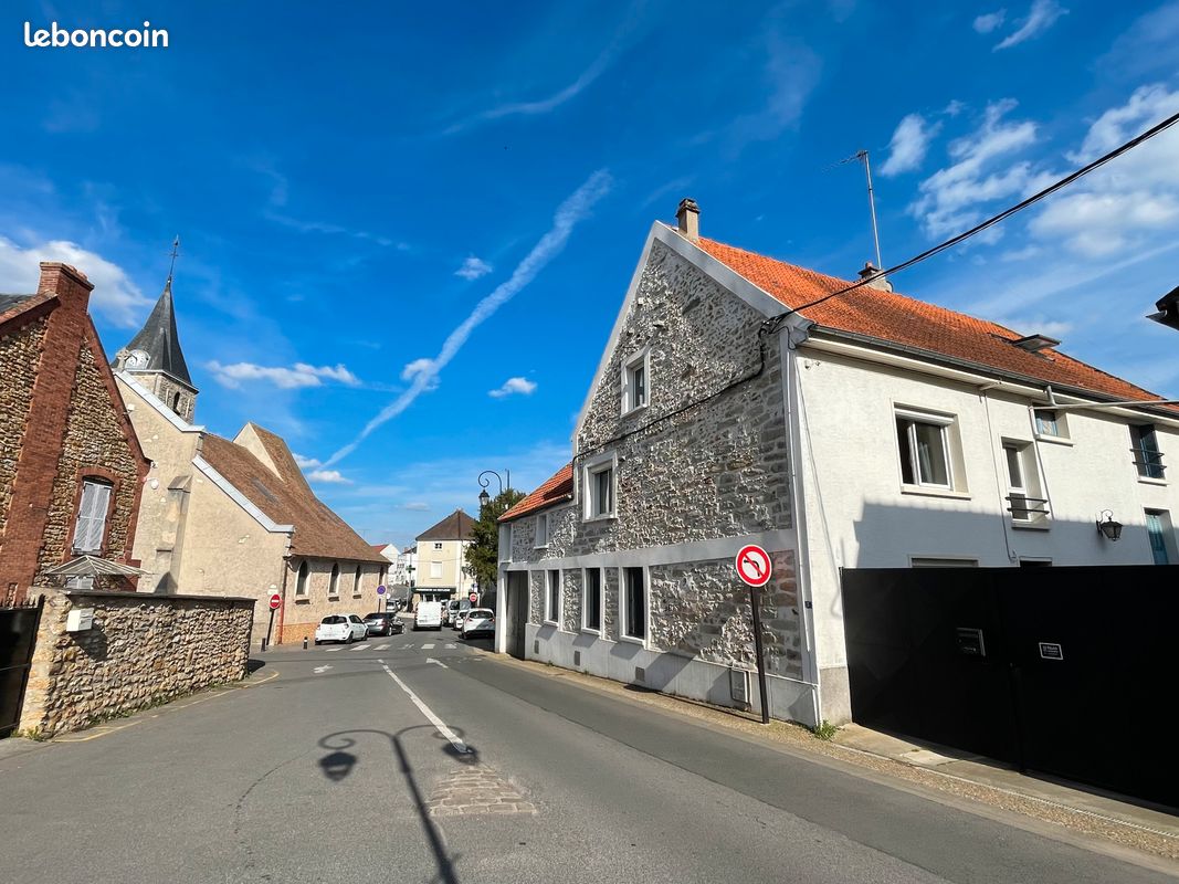 Appartement 1 pièce 31 m² · à La Ville-du-Bois · 31 m² · 760 €/mois