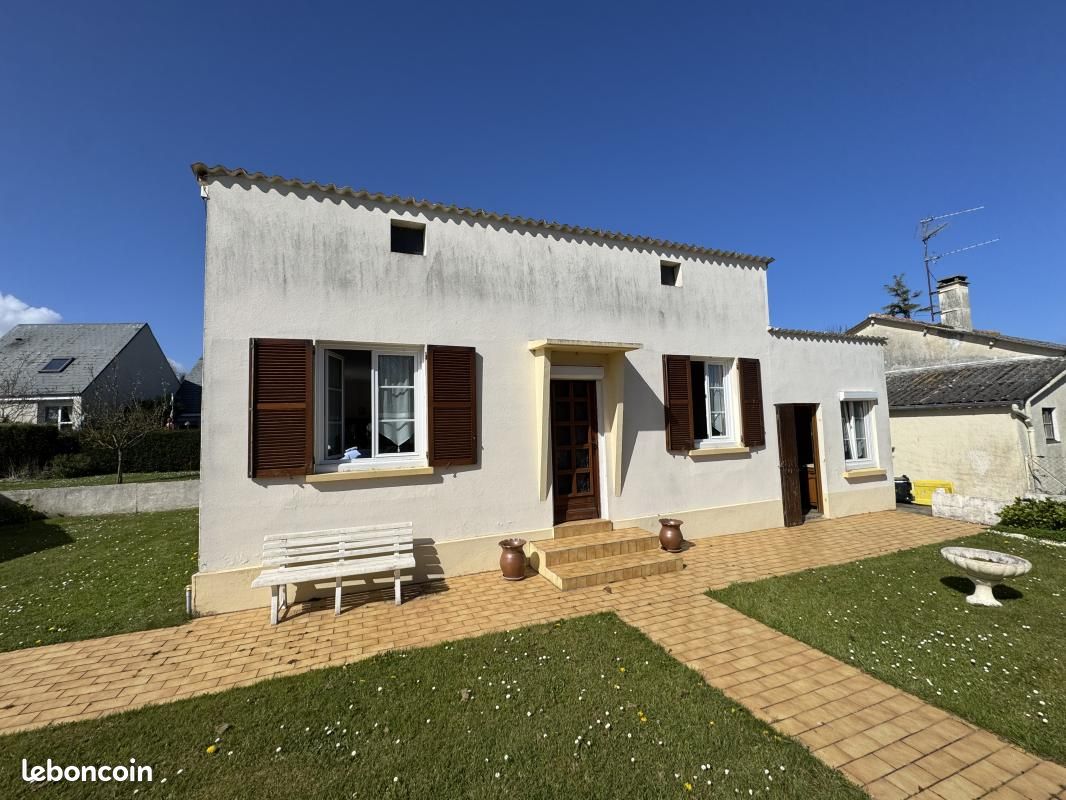 Maison 4 pièces 61 m² · à Port-en-Bessin-Huppain · 61 m² · 165 000 €