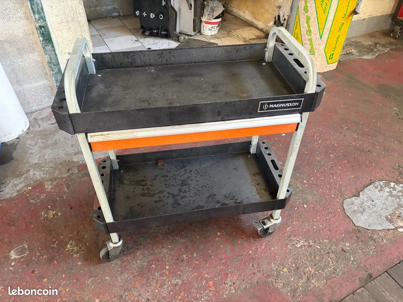SERVANTE A ROULETTES D ATELIER MAGNUSSON / 30e (image 1)