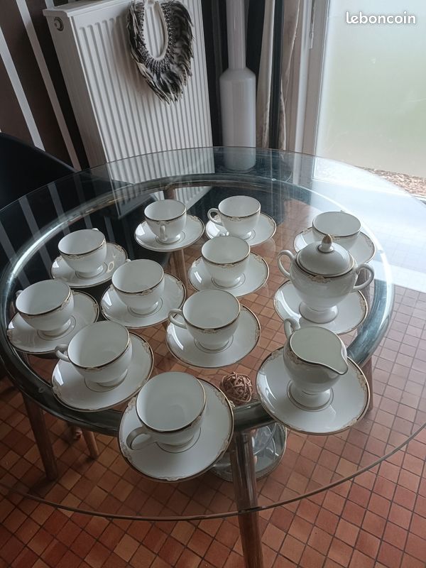 Service en porcelaine Wedgwood Cavendish – Made in England – 38 pièces – (image 3)