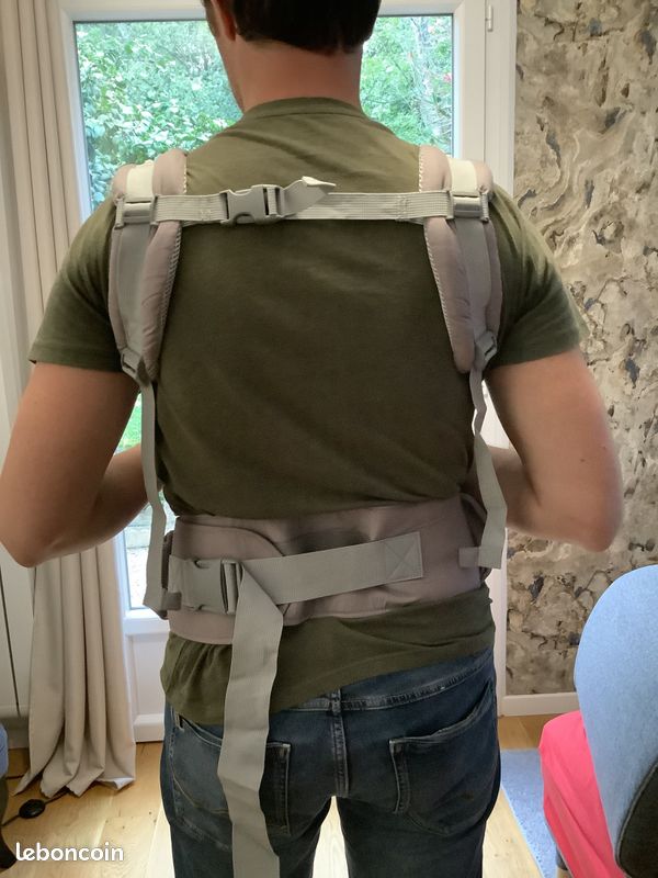 Porte bebe ergonomique avec siège de hanche (image 2)