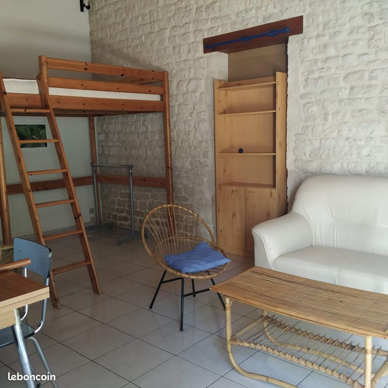 Appartement 1 pièce 33 m² · à Niort · 33 m² · 425 €