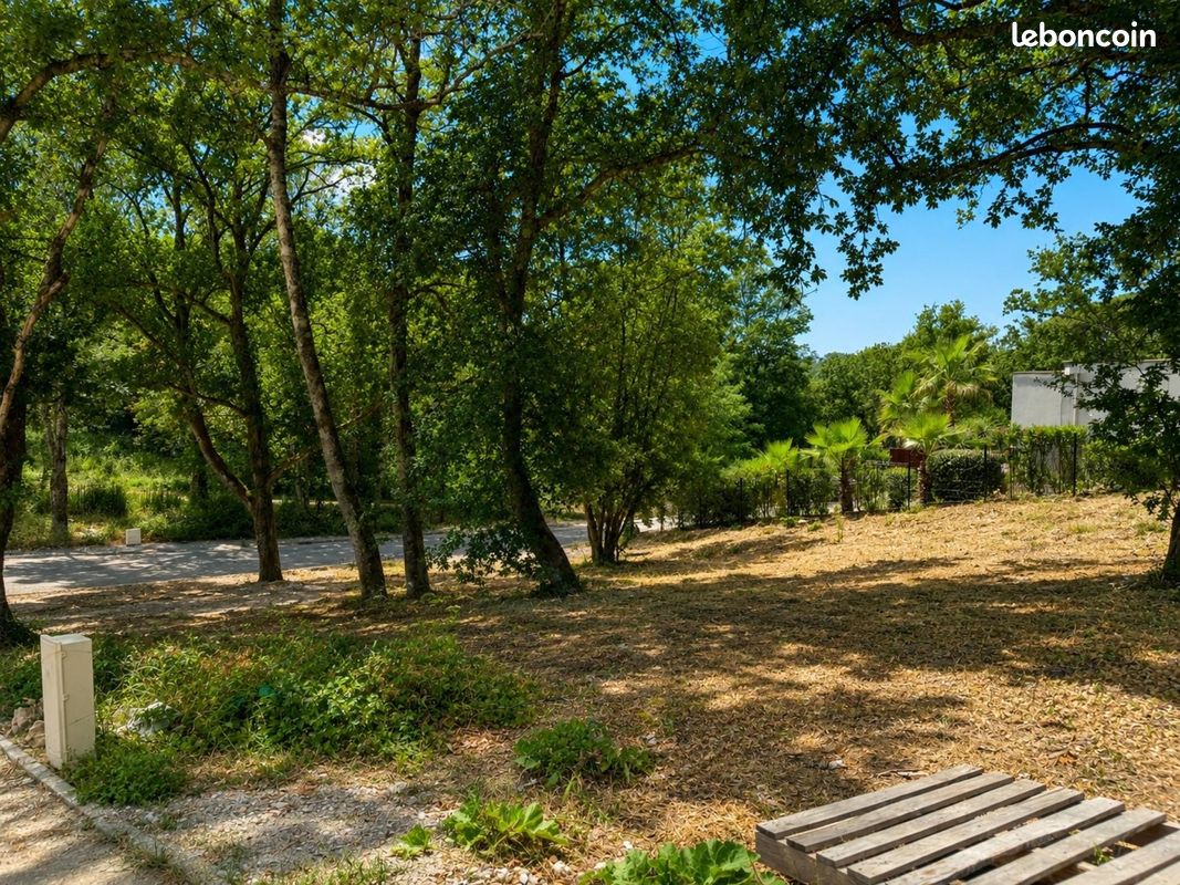 Terrain 847 m² · à Bouliac · 847 m² · 300 000 €