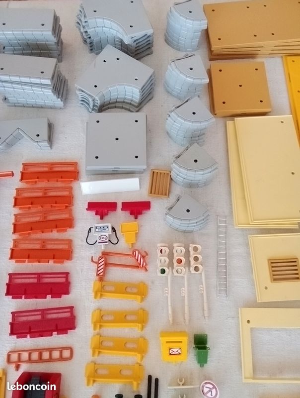 MAJOKIT Majorette gros Lot acc (panneaux, cabines, bancs...) VOIR 3