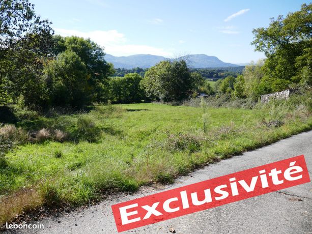 Terrain 2010 m² Beaux