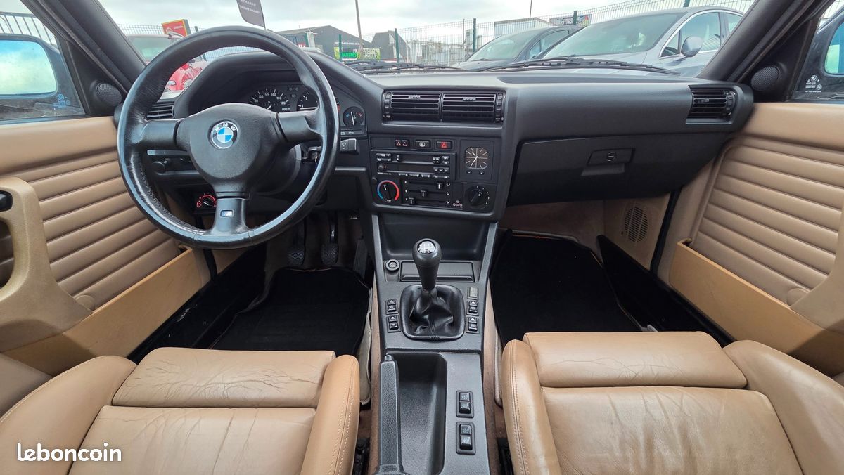 BMW SÉRIE 3 CABRIOLET 325I 171CH - INTÉRIEUR CUIR - JANTES BORDET - ÉCHAPPEMENT BOSe (image 14)