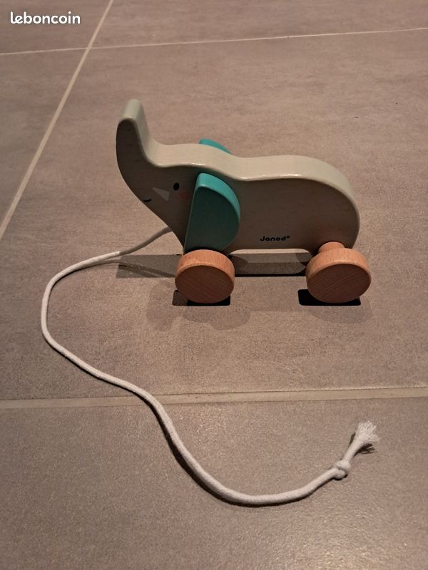 Elephant à tirer janod (image 1)